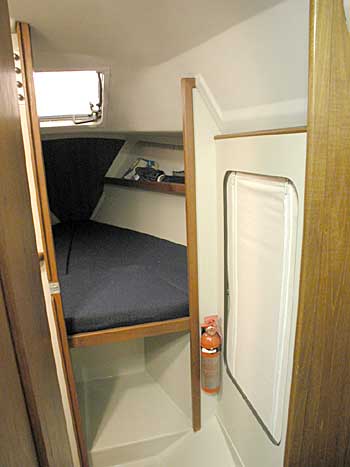 C&C 29 vee berth