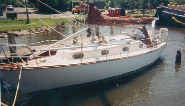 Cape Dory 30 waiting at the dock....