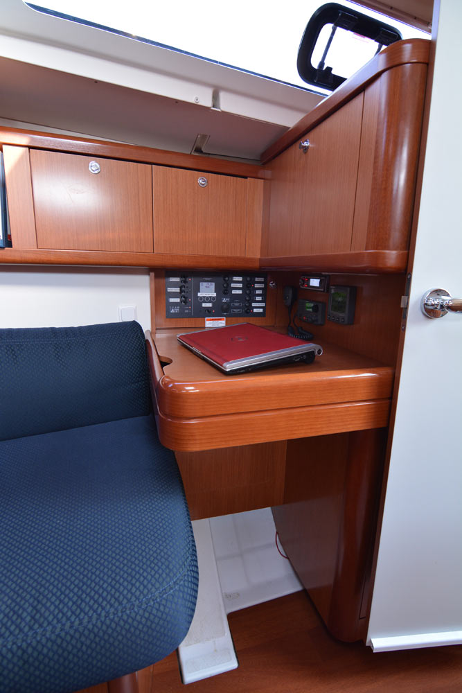 Beneteau 34 nav station